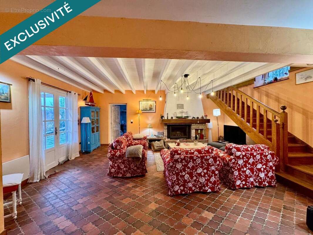 Maison 135 m² à Merinchal  - photo 4
