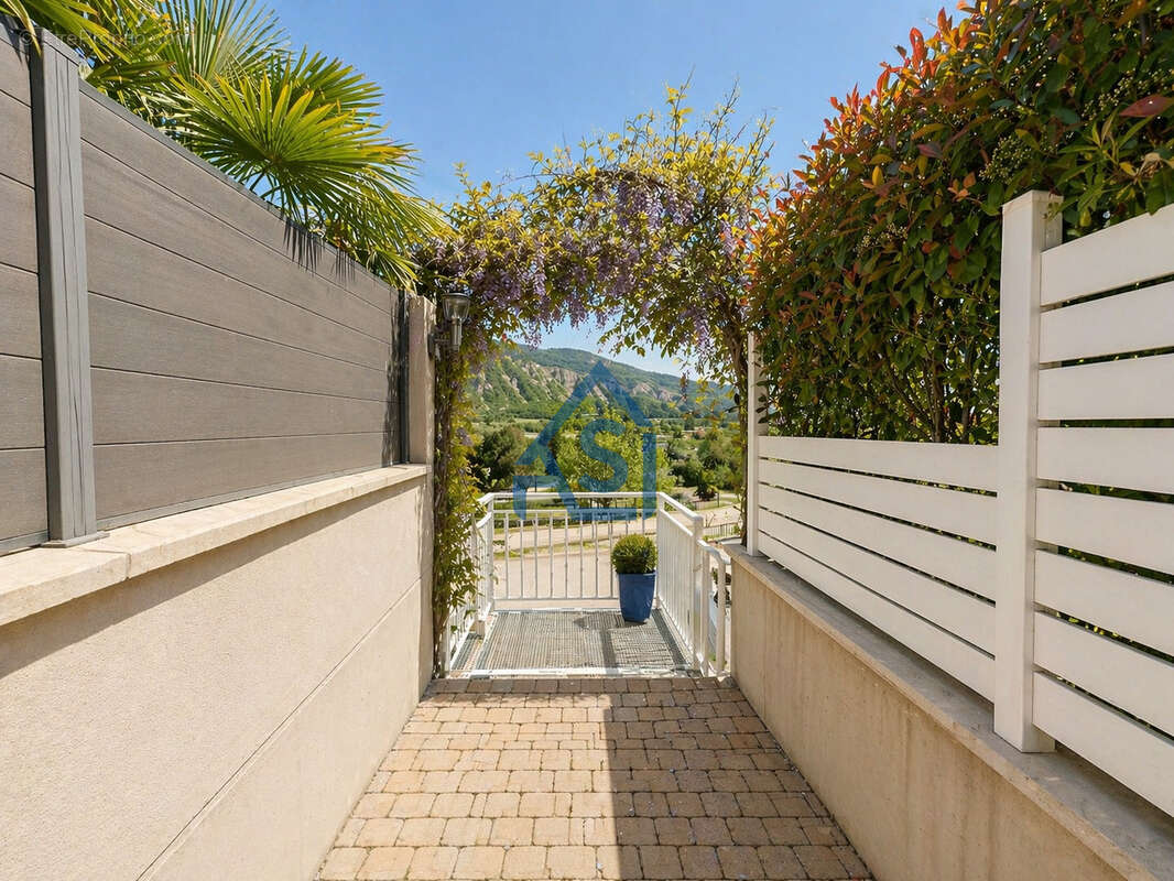 Appartement à LA SAULCE