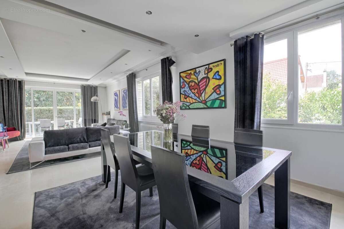 Maison à SAINT-MAUR-DES-FOSSES