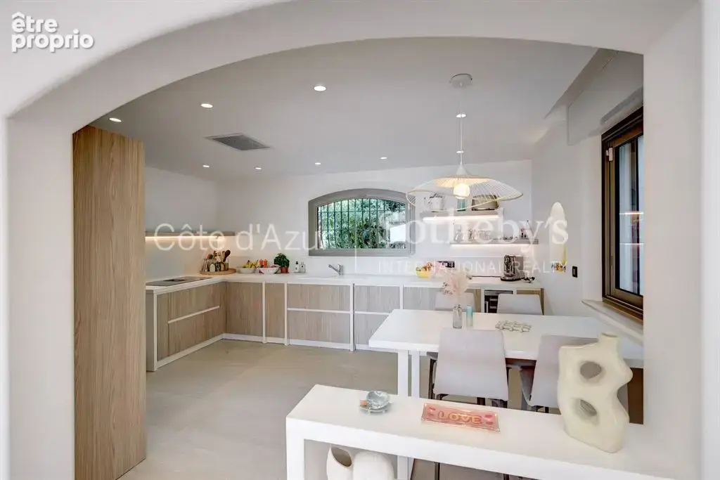 Super Cannes, villa provençale rénovée avec piscine et vue panoramique sur la Méditerranée - photo 12