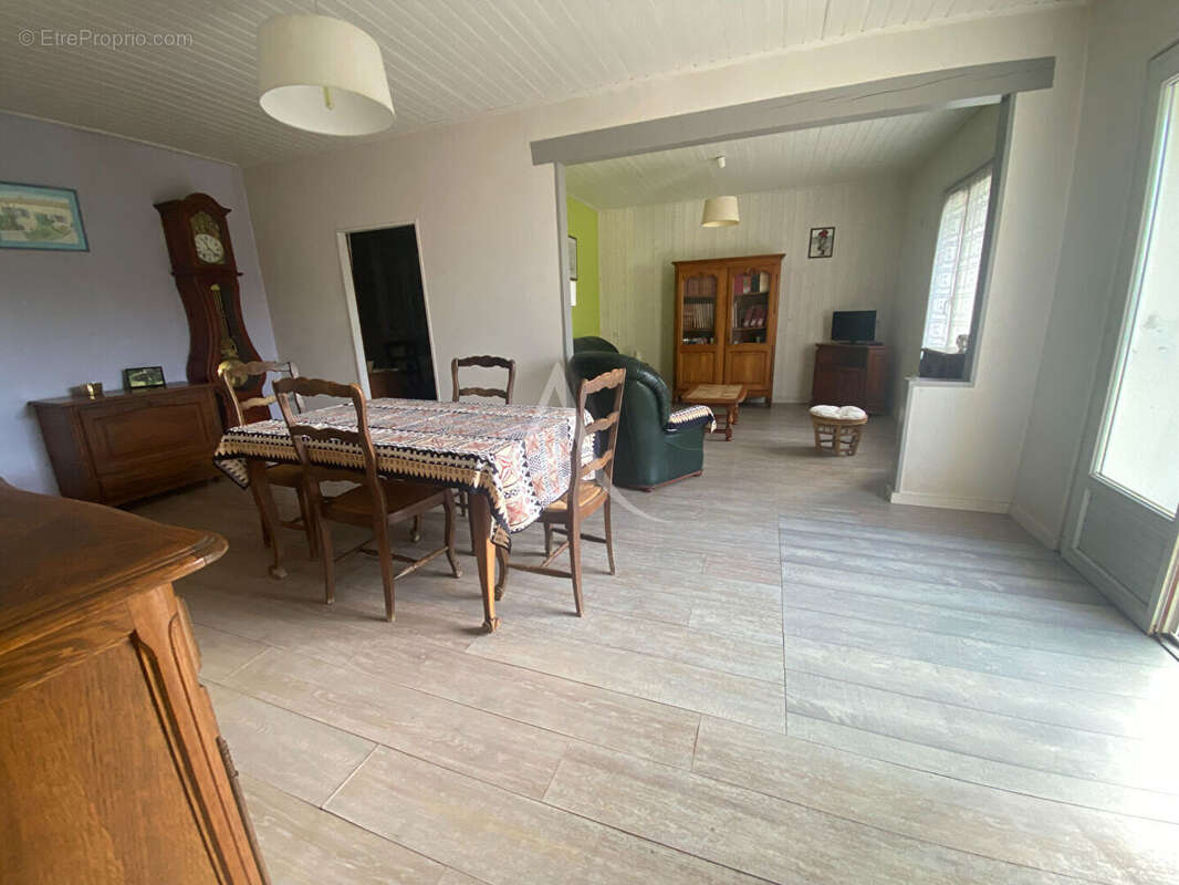 Maison  5 pièce(s) - photo 5