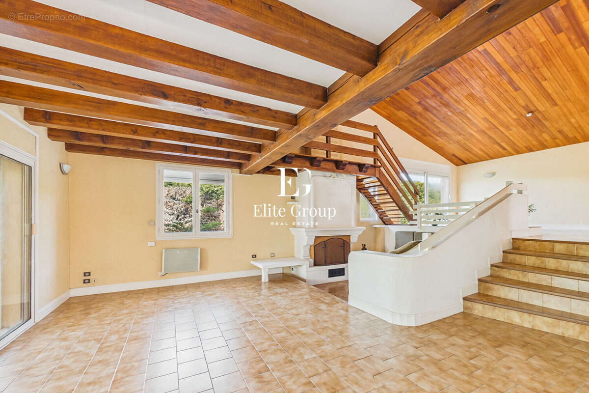 Maison à LINARS