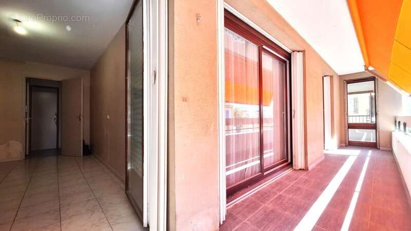 Appartement à MARSEILLE-4E