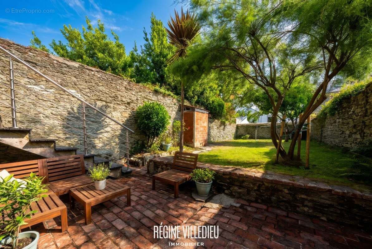 Maison 129 m² à Equeurdreville-Hainneville  - photo 2