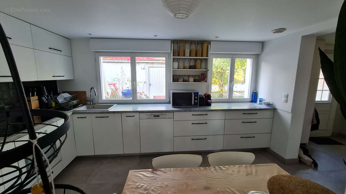 Maison à BURES-SUR-YVETTE