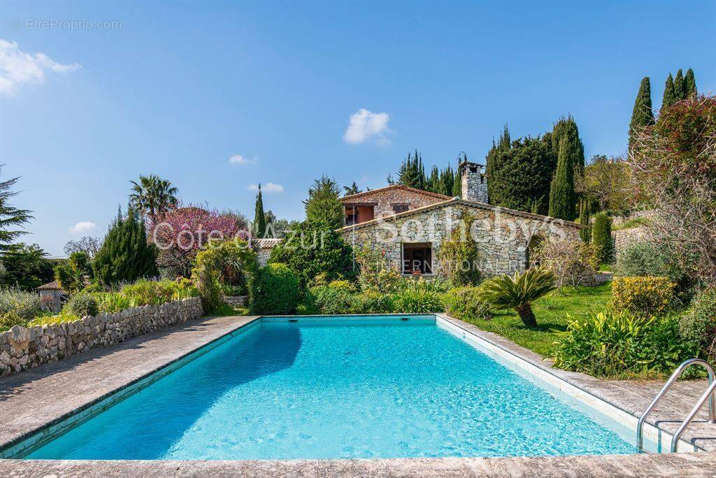 Maison à TOURRETTES-SUR-LOUP