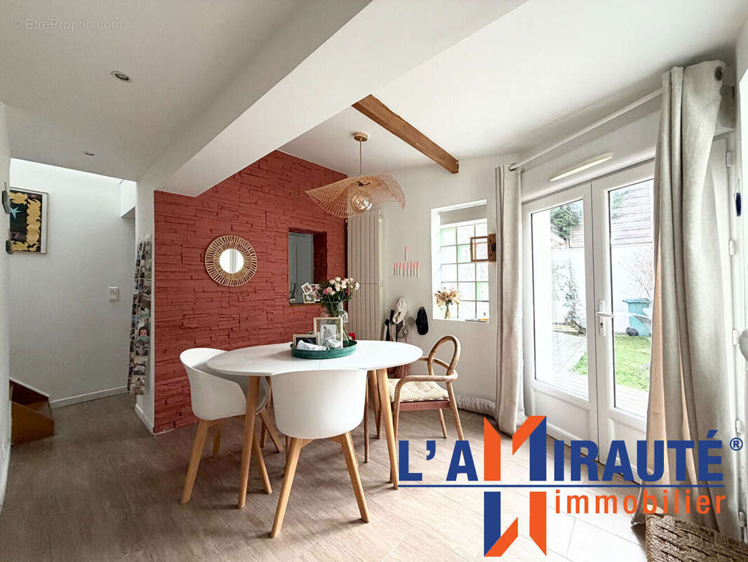 Maison à SARTROUVILLE