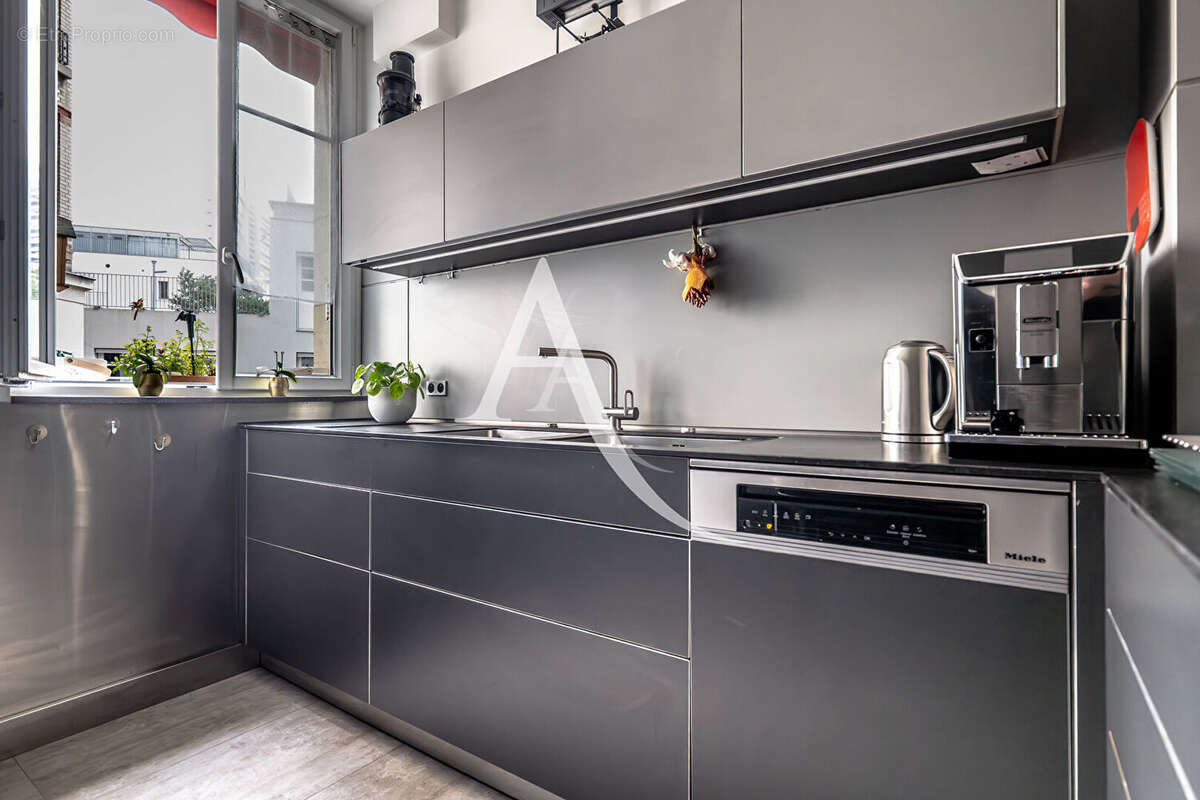 Appartement à PARIS-11E