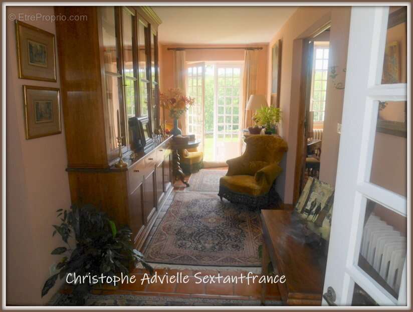 3 maisons en pierres, chartreuse, colombier et périgourdine, chai, dépendances, piscine sur 3 Ha - photo 7