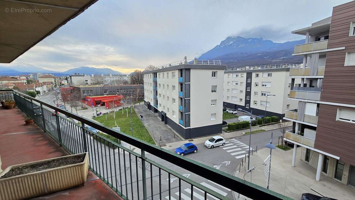 Appartement à FONTAINE