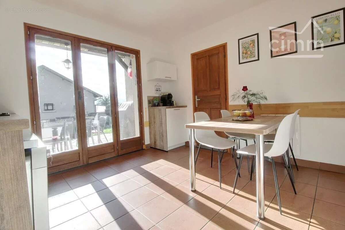 Maison à SAINT-VINCENT-DE-MERCUZE