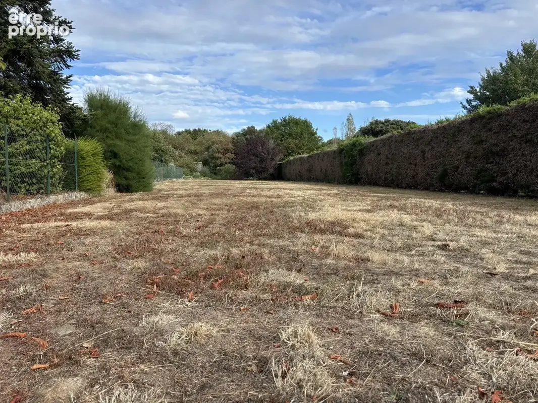 Terrain à LA TURBALLE
