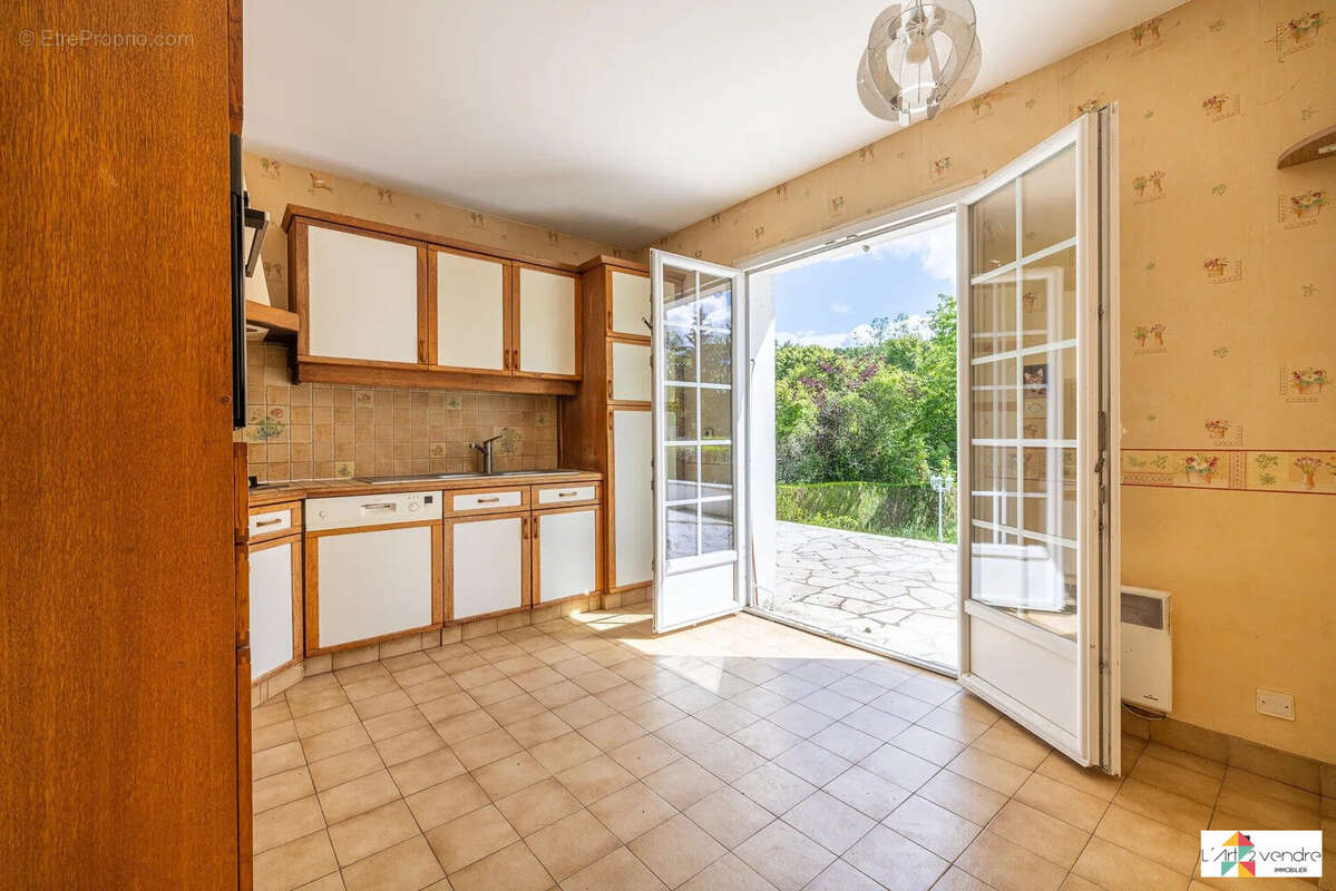 Maison à COMBS-LA-VILLE
