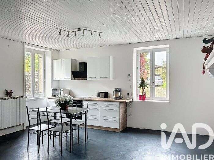 Photo 4 - Maison à SAINT-JUST-EN-CHEVALET