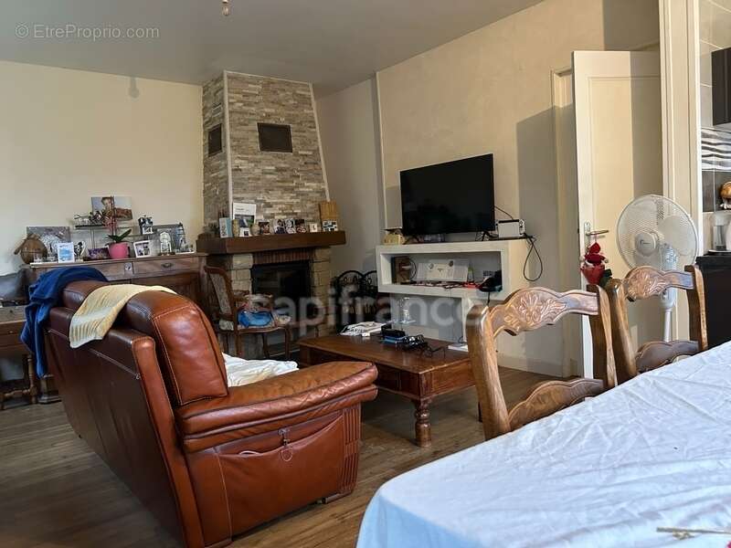 Dpt Dordogne (24), à vendre GENIS maison P5 de 113,78 m² - Terrain de 8 228,00 m² - photo 6