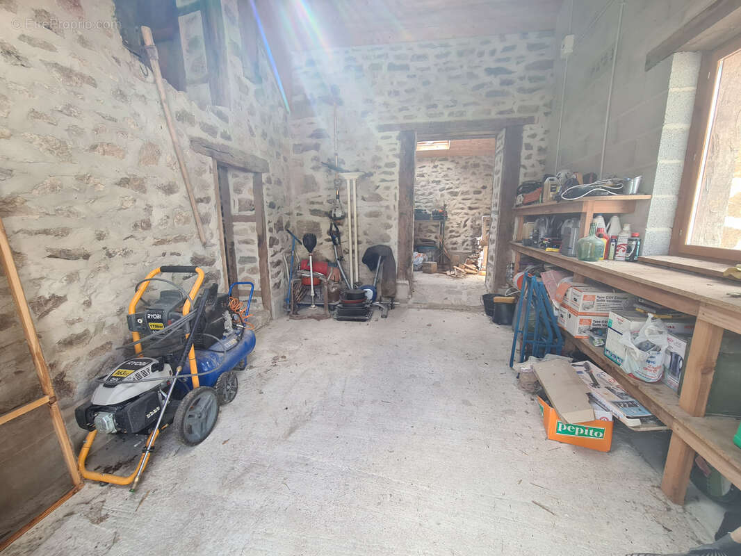 Maison à EYMOUTIERS