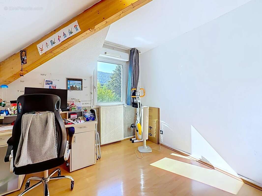 Photo 7