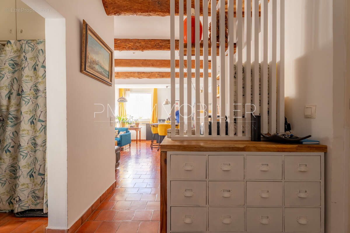 Appartement à MARSEILLE-1E