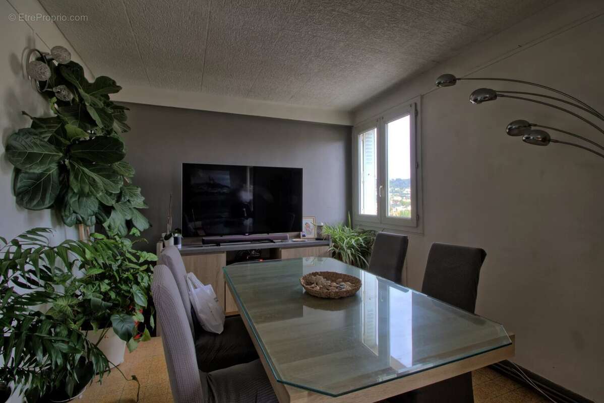 Appartement à MARSEILLE-11E