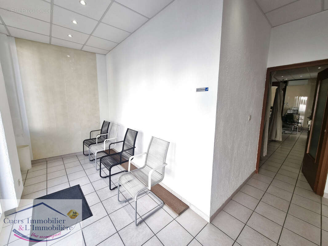 Commerce à SOLLIES-PONT