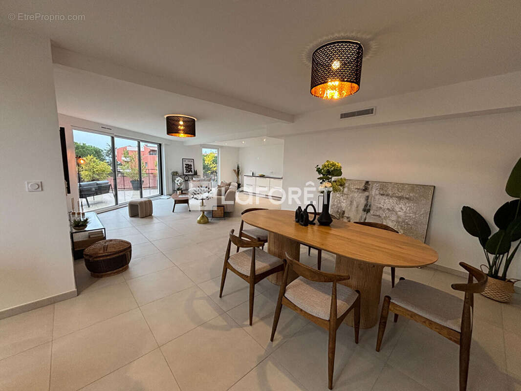 Appartement à SAINT-LAURENT-DU-VAR