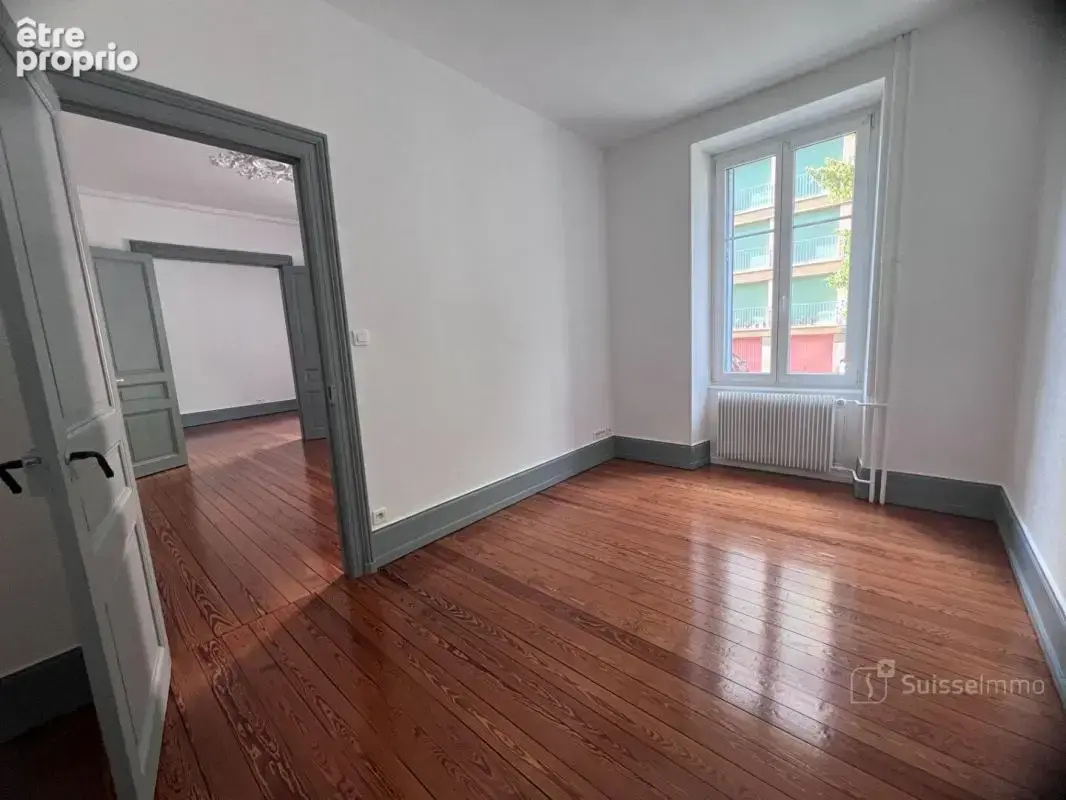 BELFORT - Fg de Lyon, beau T4  de type Haussmannien de  100 m2 avec garage et cave - photo 3