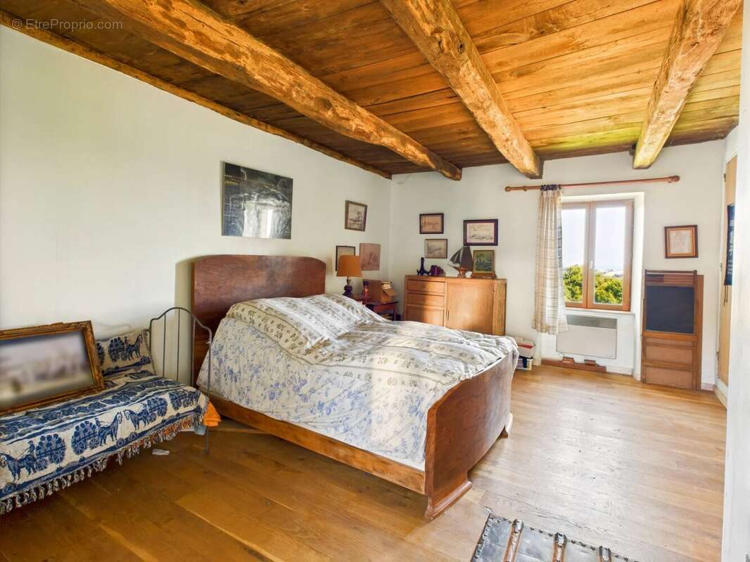 Charmante maison en pierre avec jardin, vue et grand potentiel - photo 7