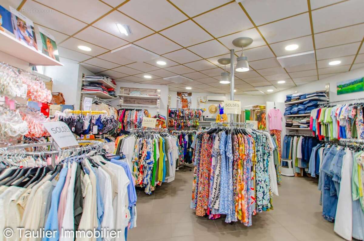 Fonds de commerce - Boutique Prêt-à-porter - Centre-ville - photo 3