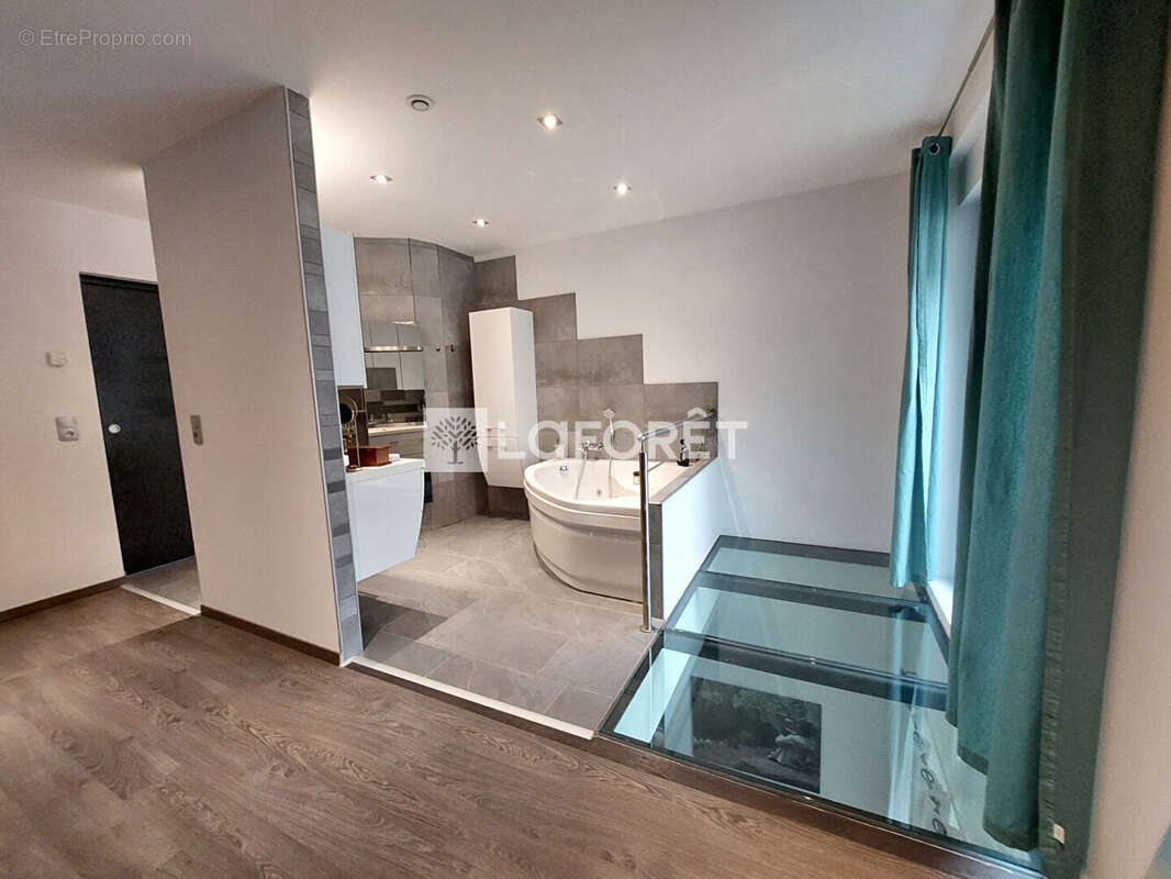 Maison à AUDUN-LE-TICHE