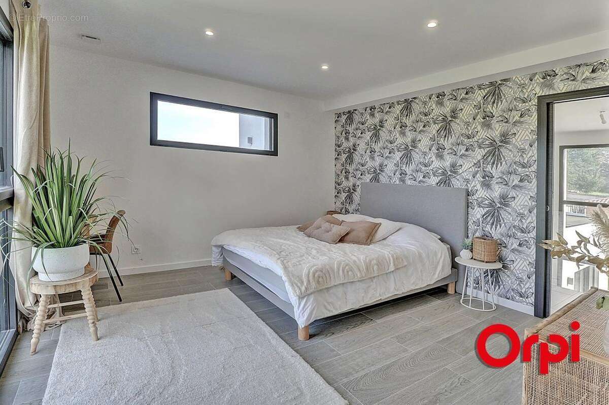 Maison à FONTAINES-SAINT-MARTIN