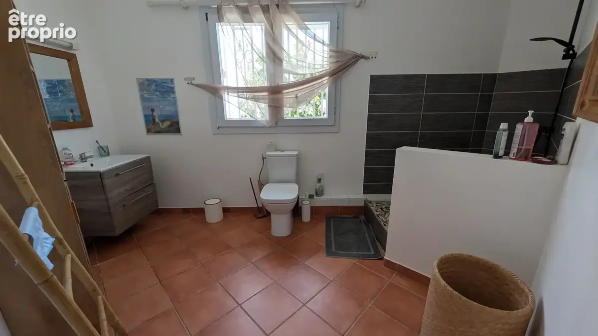 Exceptionnel à Cayenne Bourda : Villa d’architecte avec vue mer panoramique et fort rendement locatif - photo 28