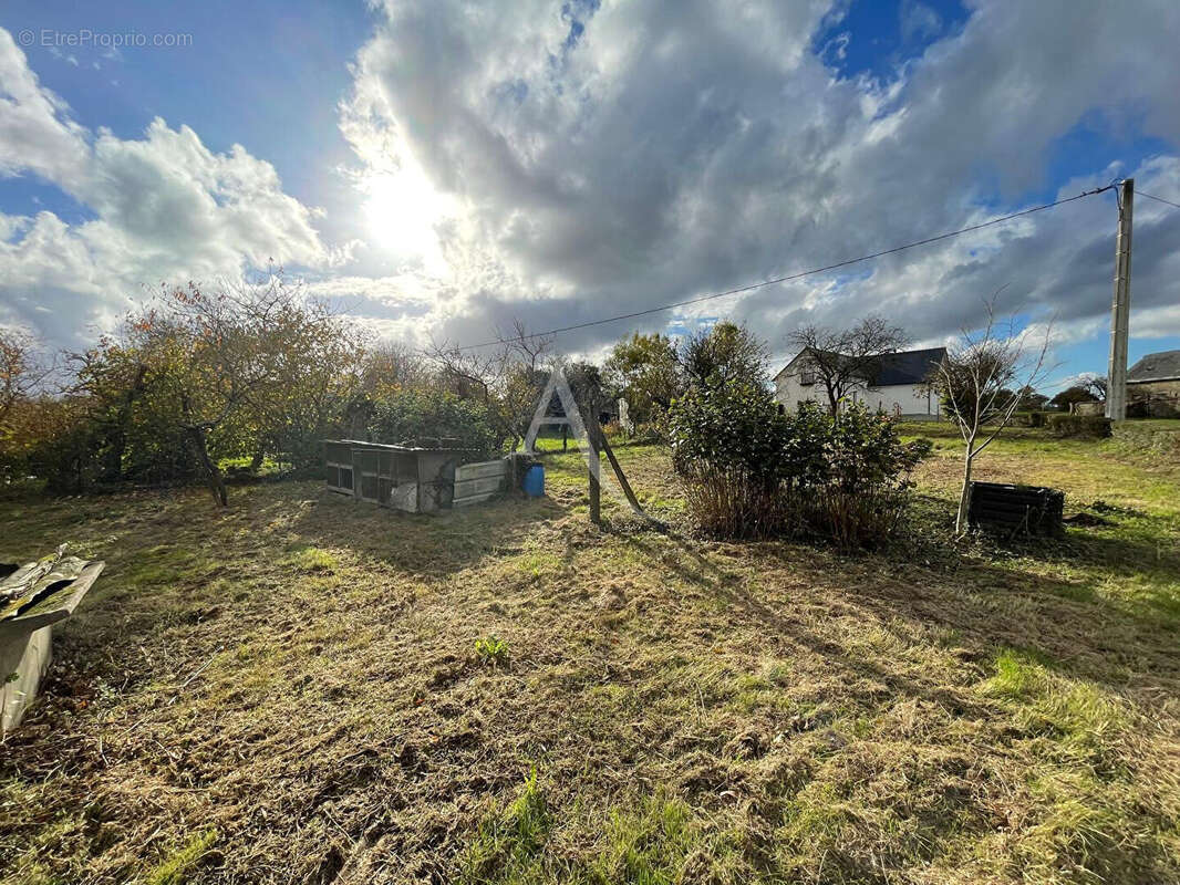 Maison à LE GENEST-SAINT-ISLE