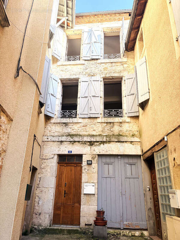 Maison à MAUVEZIN