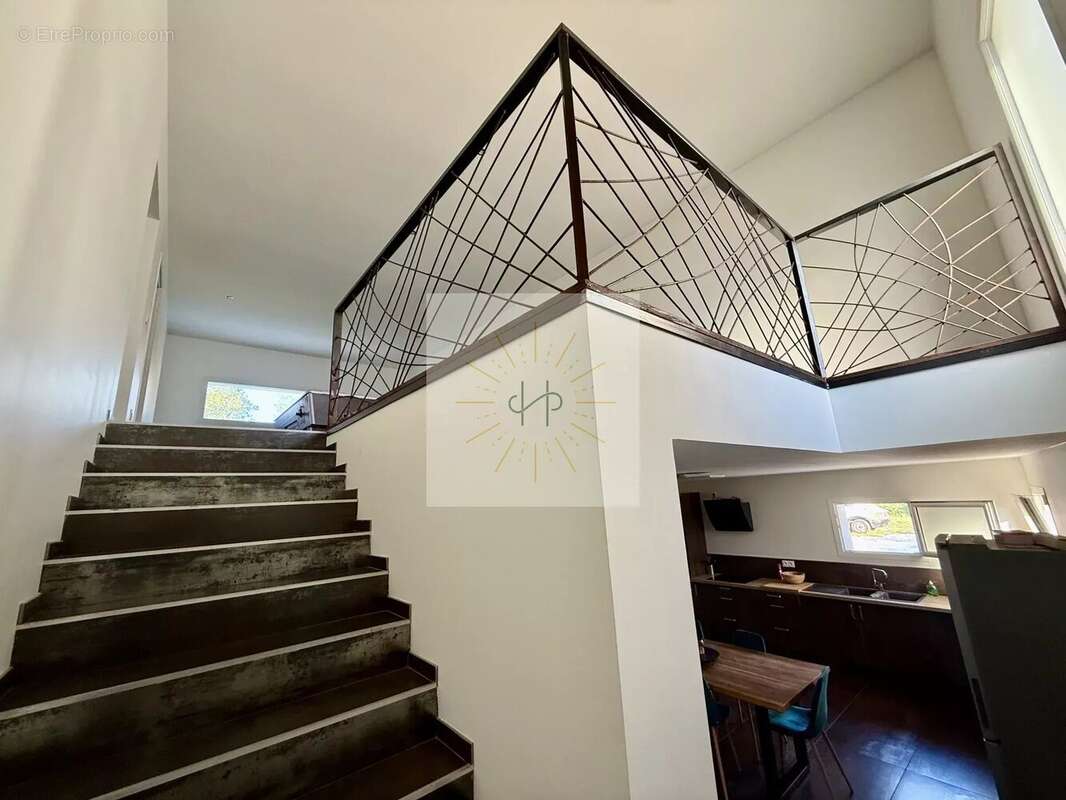 Maison à MONTELIMAR