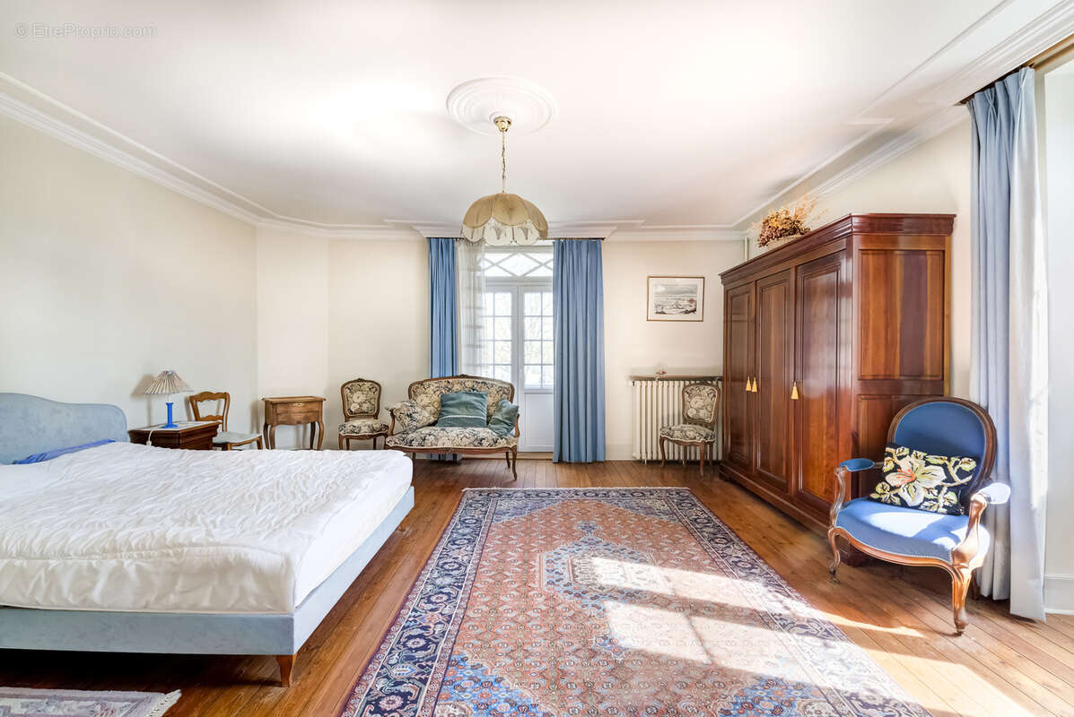 Maison à BRISSAC-QUINCE