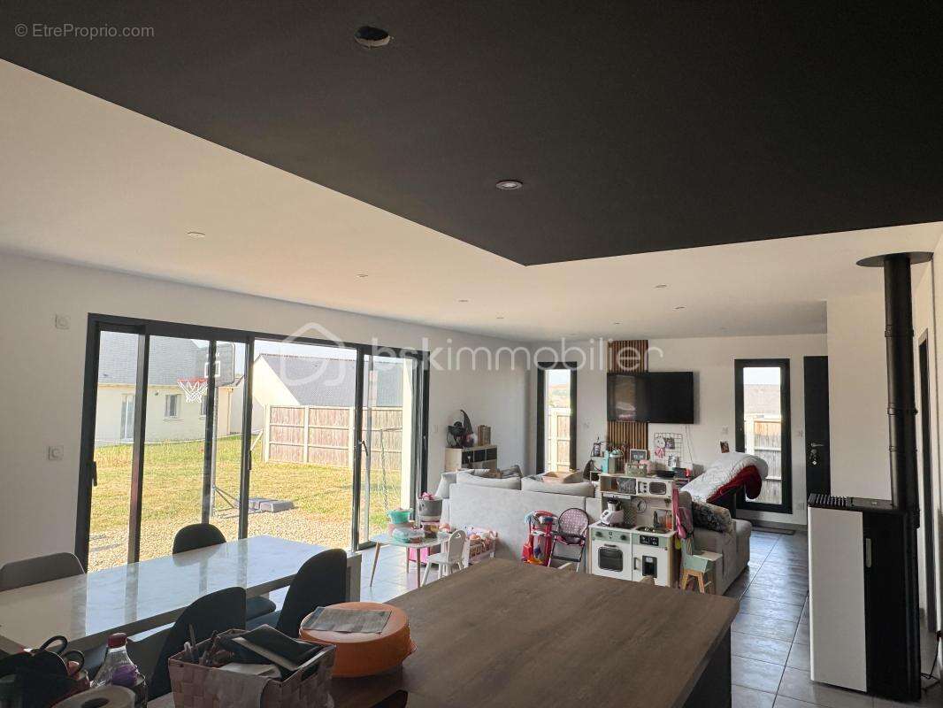 Maison à SAINT-PIERRE-LA-COUR