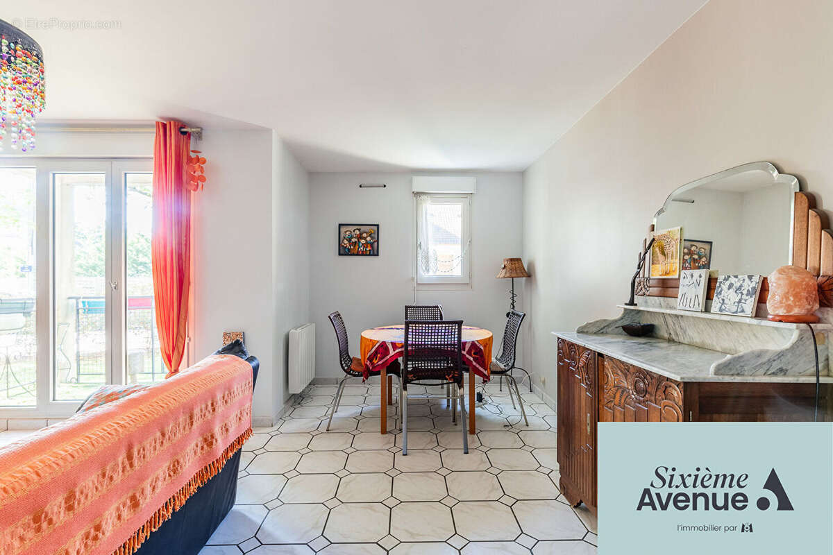 Appartement à CHILLY-MAZARIN