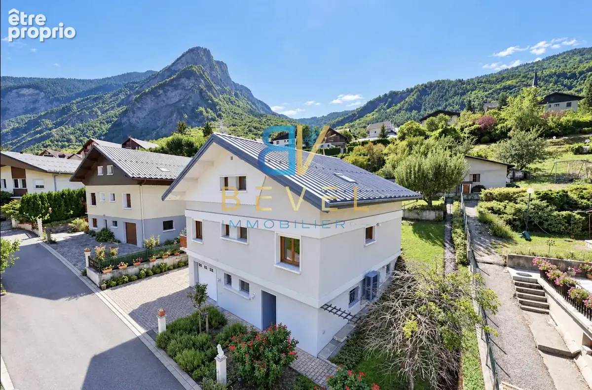 (73) VILLARGONDRAN - Jolie maison avec beaux extérieurs - 5 chambres - Garage & Atelier - Véranda - Rare à la - photo 20