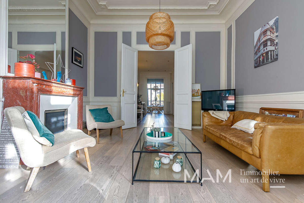 Appartement à MARSEILLE-6E