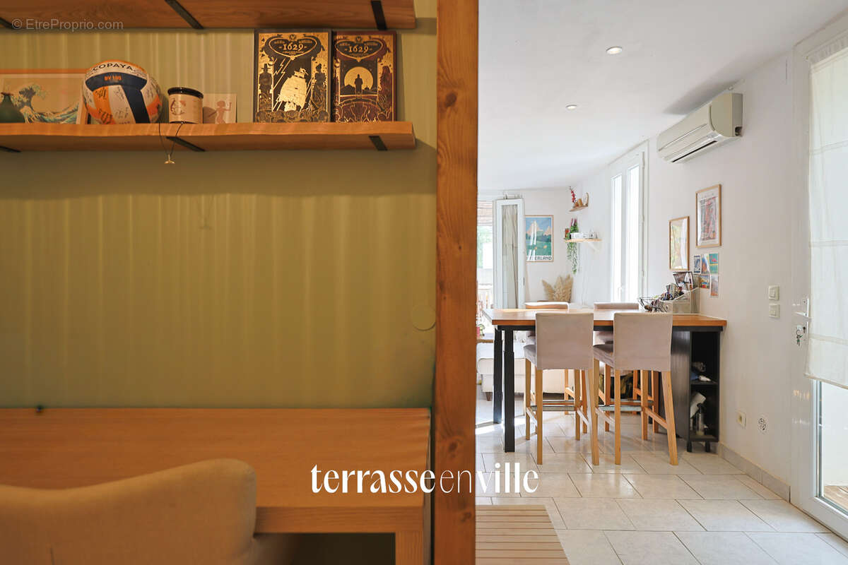 Appartement à LE REVEST-LES-EAUX