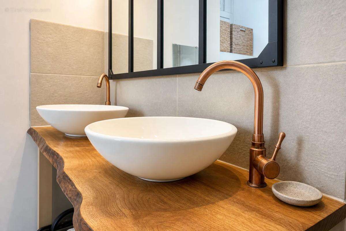 Maison 190 m² rénovée avec goût – DPE C – Jardin & dépendances - photo 18