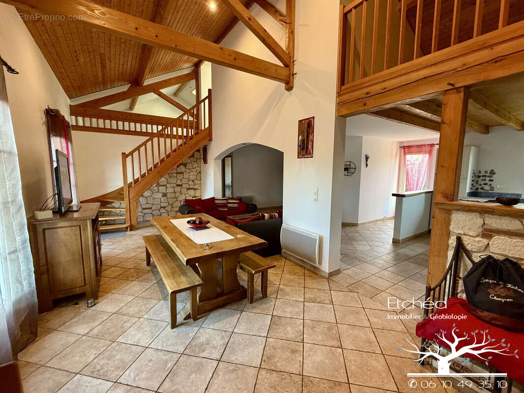 Maison à SERRES-CASTET