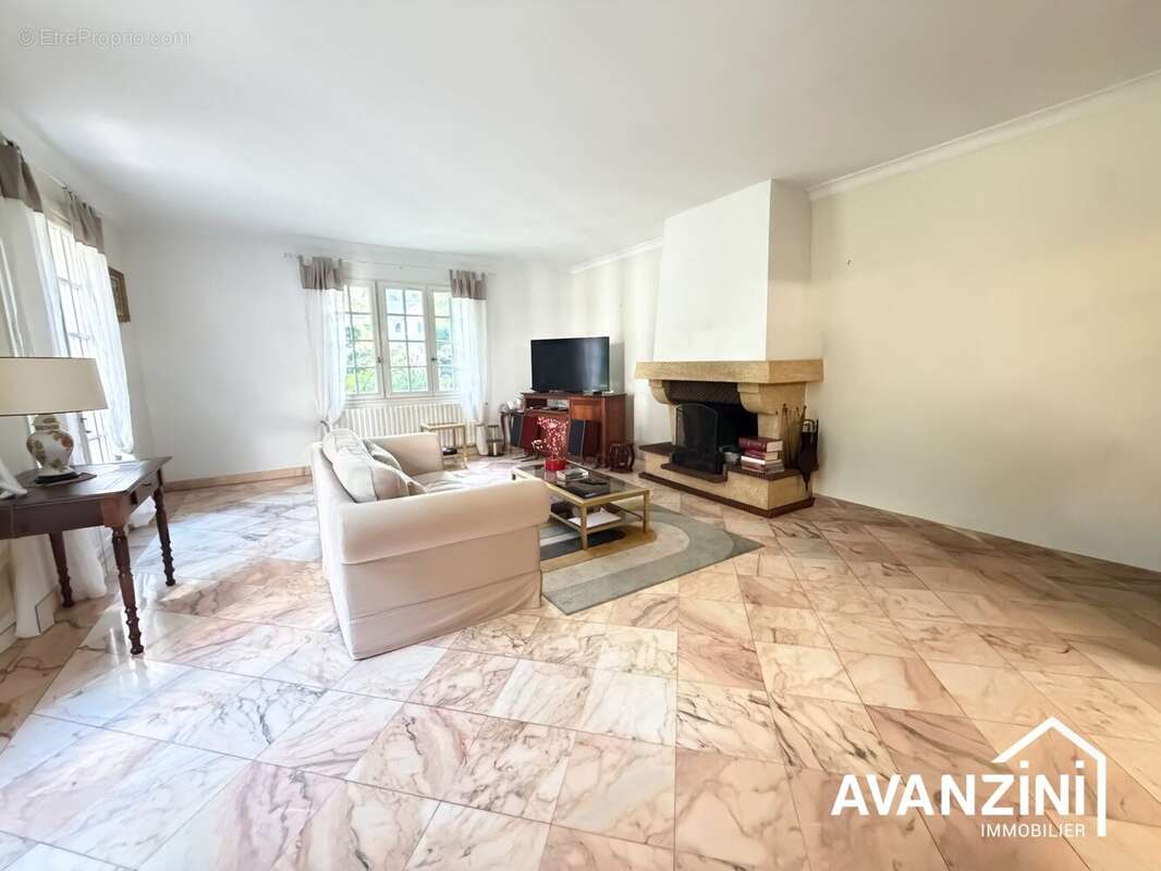 Maison 187 m² à Tigeaux  - photo 8