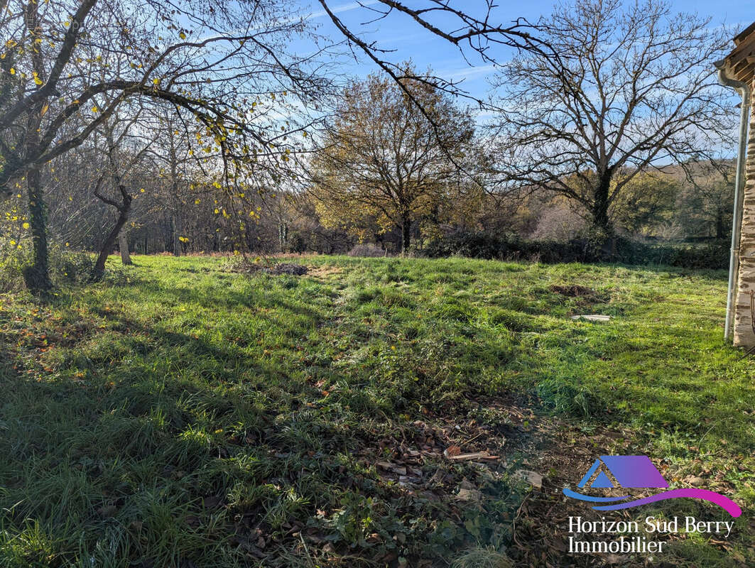Jardin arrière - Maison à VIJON