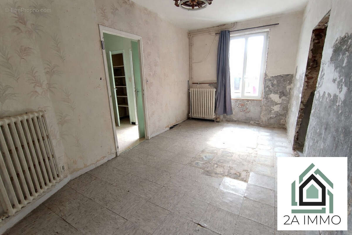 Maison à SAINT-GERVAIS-D'AUVERGNE