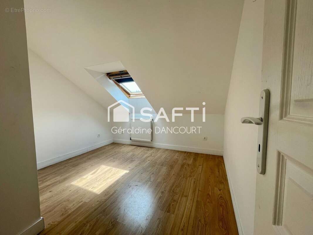 Appartement 308 m² à Alencon  - photo 7