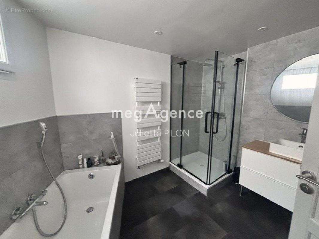 Maison de ville avec jardin et dépendance - photo 6