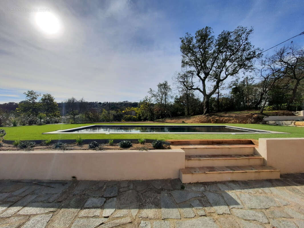 Maison à PLAN-DE-LA-TOUR