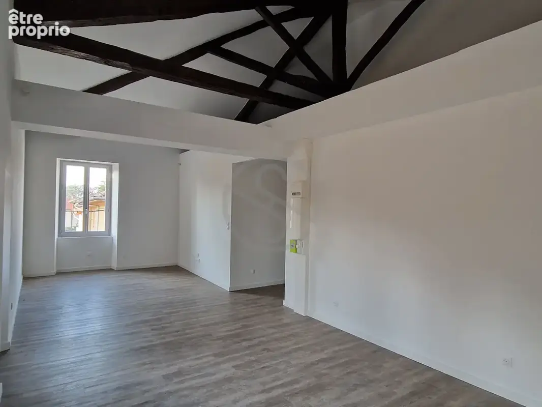 Appartement à SAINT-ETIENNE-DE-SAINT-GEOIRS