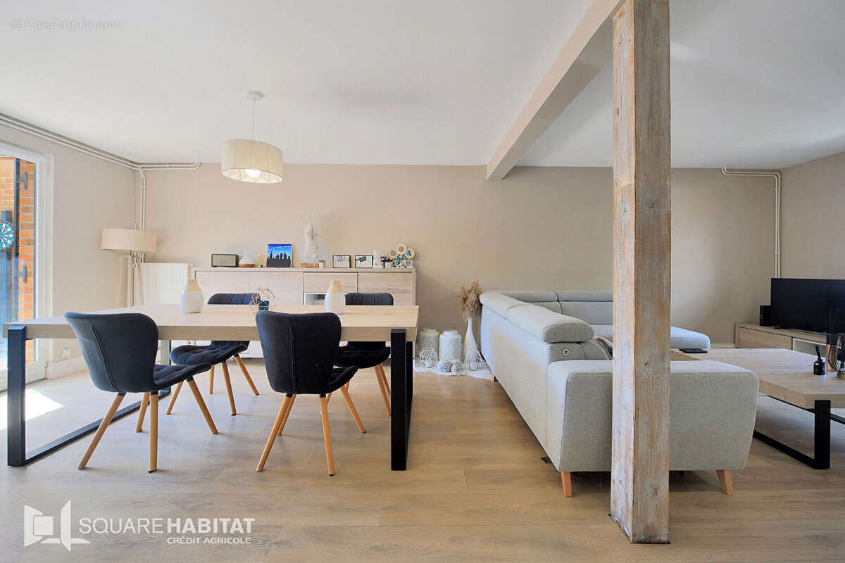 Maison à COURRIERES